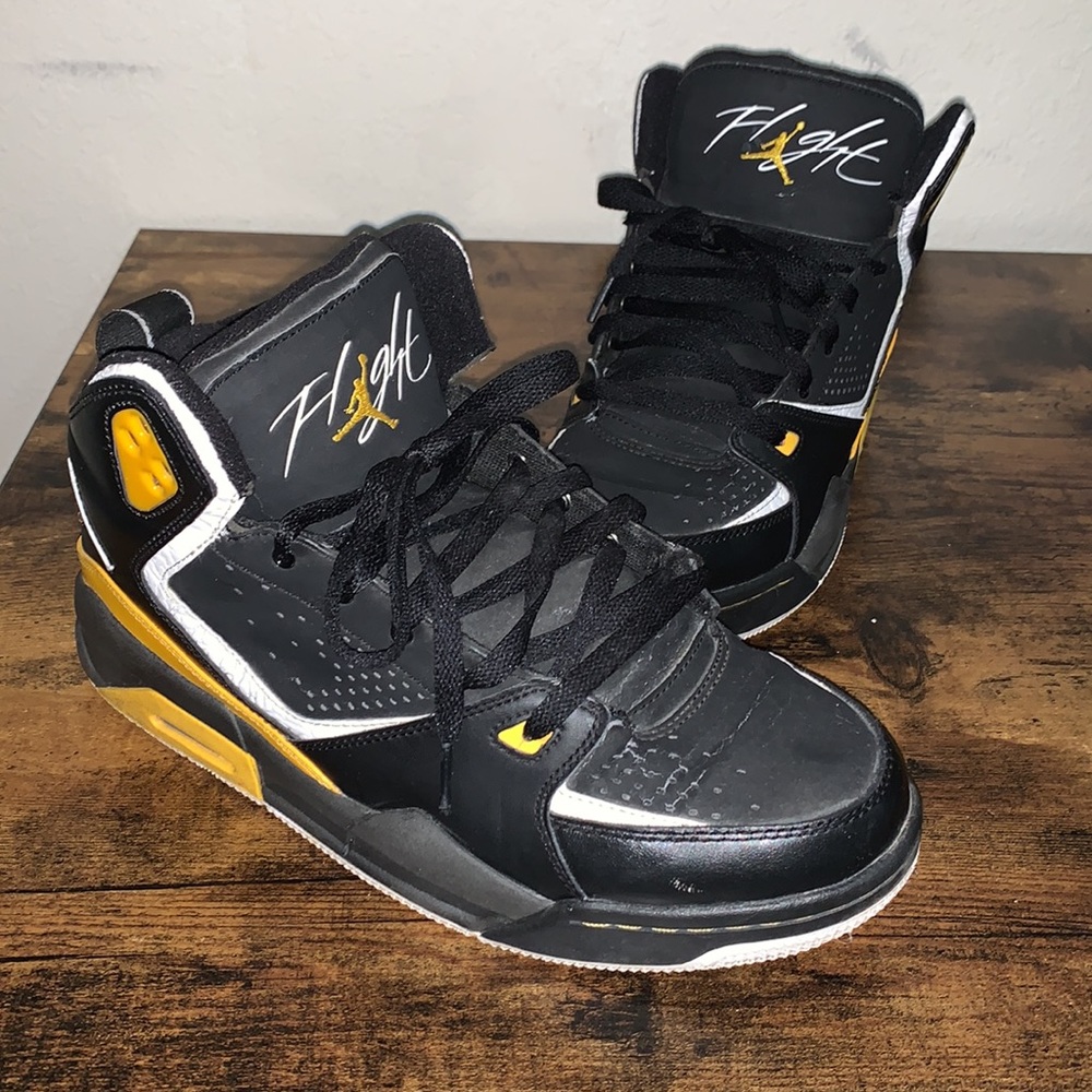 Jordan, black and yellow flight addition